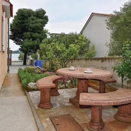 1 Bedroom Lovely In