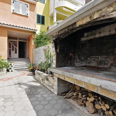 1 Bedroom Lovely In *