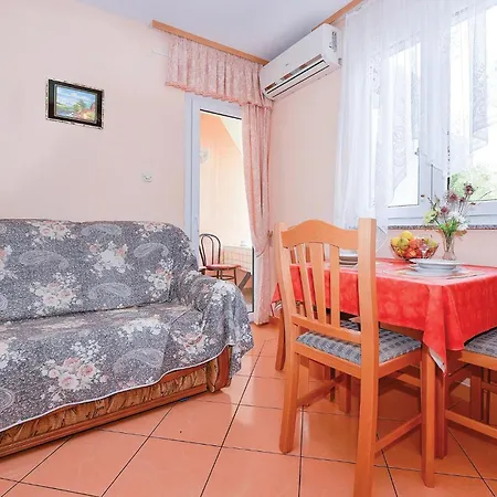 Apartamento 1 Bedroom Lovely In Vodice